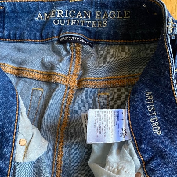 American Eagle Outfitters Ripped Blue Straight Leg crop jeans - Picture 2 of 2